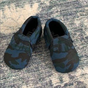 Baby crib shoes size 1